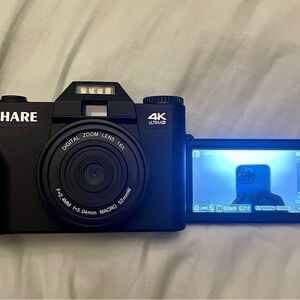 iSHARE 4K Digital Camera - 16X Digital Zoom - ONLY 1 Battery - Charger Included